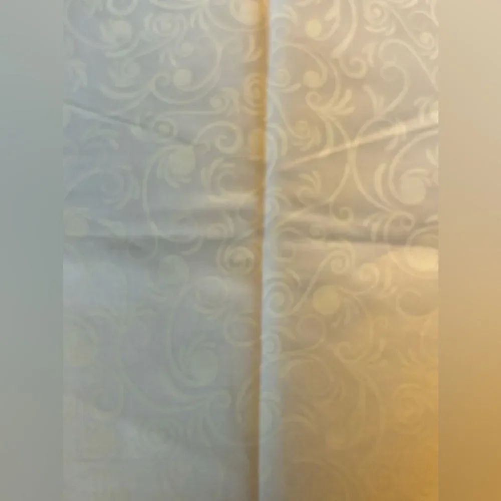 NEW White Scroll Fat Quarter 18” x 21”